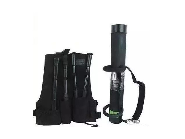 破门器